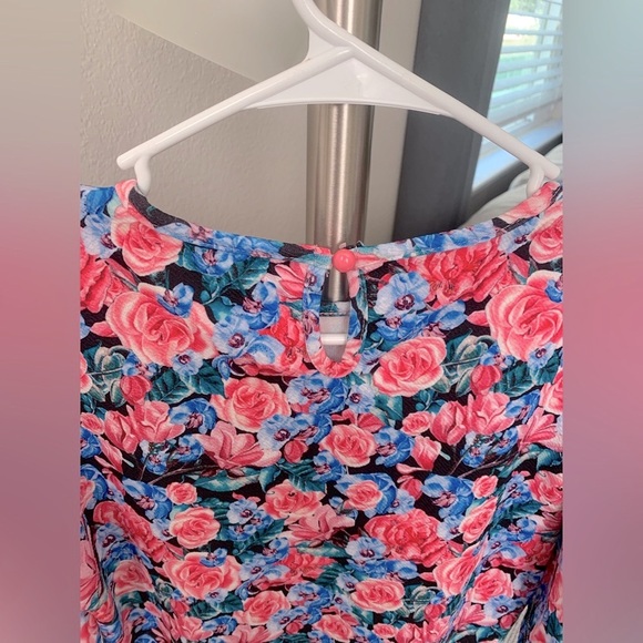 Floral Ruffle Sleeve Bodysuit - Picture 4 of 5